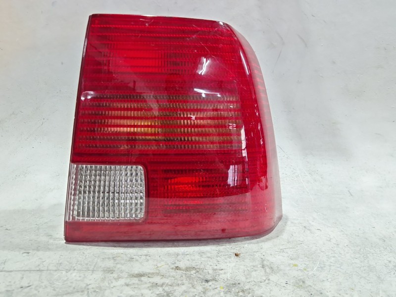 Recambio de piloto trasero derecho para volkswagen passat b5 (3b2) 1.9 tdi referencia OEM IAM 084411925R  