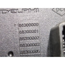 Recambio de boton emergencia para renault clio iii 1.5 dci referencia OEM IAM 88300000  