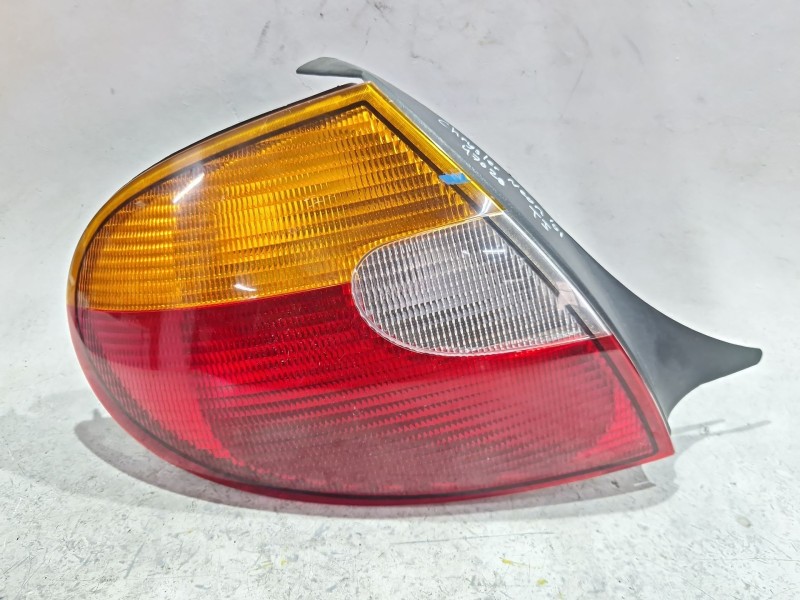 Recambio de piloto trasero izquierdo para chrysler neon ii 2.0 16v r/t referencia OEM IAM 5288529  