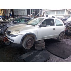opel corsa c (x01) del año 2003