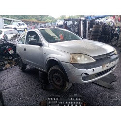 opel corsa c (x01) del año 2003