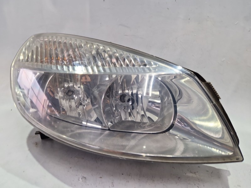 Recambio de faro delantero derecho para renault megane scénic 1.5 dci 106 cv referencia OEM IAM 15810400  