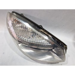 Recambio de faro delantero derecho para renault megane scénic 1.5 dci 106 cv referencia OEM IAM 15810400  