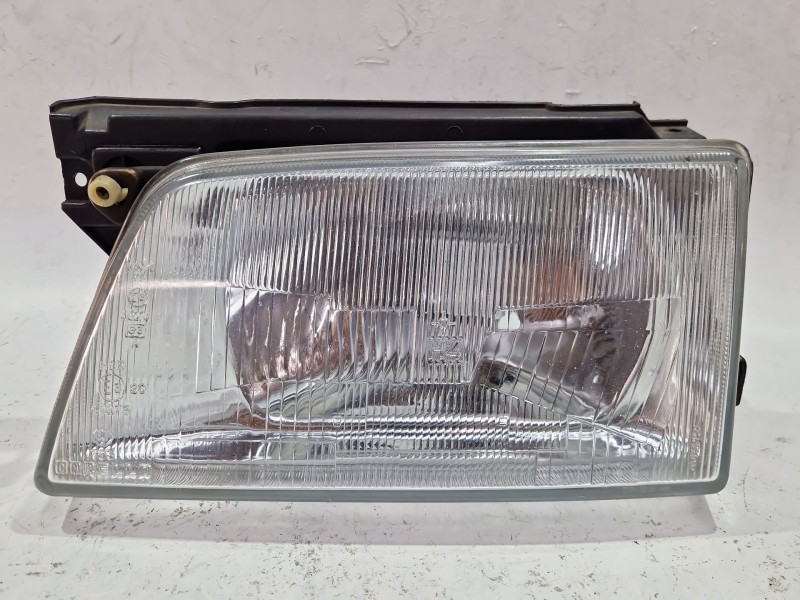 Recambio de faro delantero izquierdo para opel kadett 1.6 sv referencia OEM IAM 90181002  