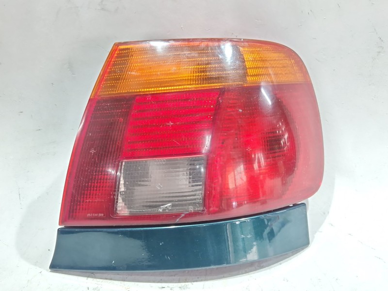 Recambio de piloto trasero derecho para audi a4 b5 (8d2) 1.9 tdi referencia OEM IAM 8D0945096  