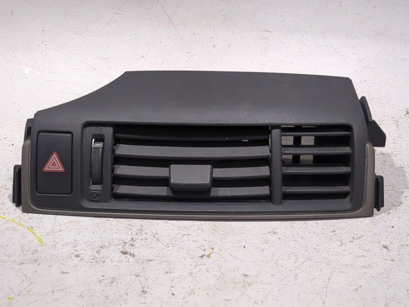 Recambio de aireador central para toyota verso (aur2/zgr2)(2009) 2.0 d-4d referencia OEM IAM 556700F030  