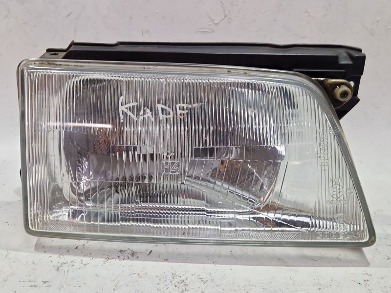 Recambio de faro delantero derecho para opel kadett 1.6 sv referencia OEM IAM 90181003  