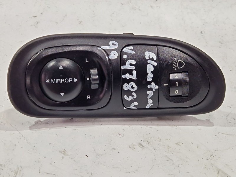 Recambio de mando retrovisor electrico para hyundai lantra ii (j-2) 1.6 i referencia OEM IAM 9353029500L  