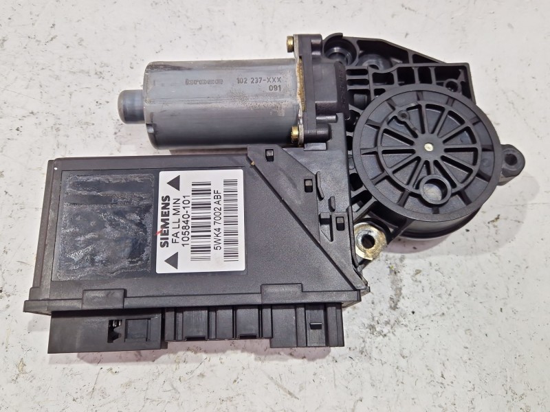Recambio de motor elevalunas delantero izquierdo para audi a4 b6 (8e2) 1.9 tdi referencia OEM IAM 105840101  
