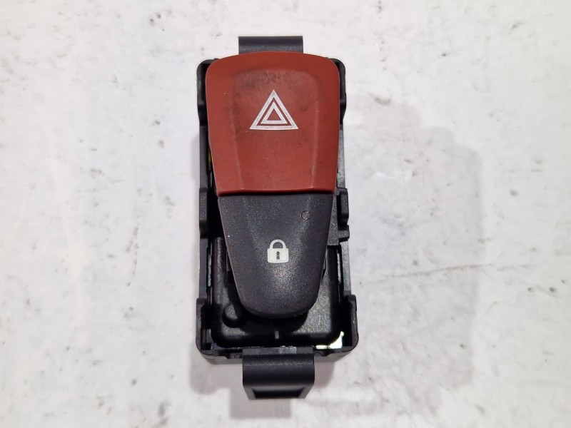 Recambio de boton emergencia para renault megane gr scenic 1.9 131cv referencia OEM IAM 8200214896  