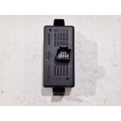 Recambio de boton emergencia para renault megane gr scenic 1.9 131cv referencia OEM IAM 8200214896  