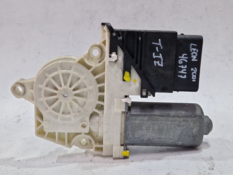 Recambio de motor elevalunas trasero izquierdo para seat leon (1m1) 1.9 tdi referencia OEM IAM 101439203  