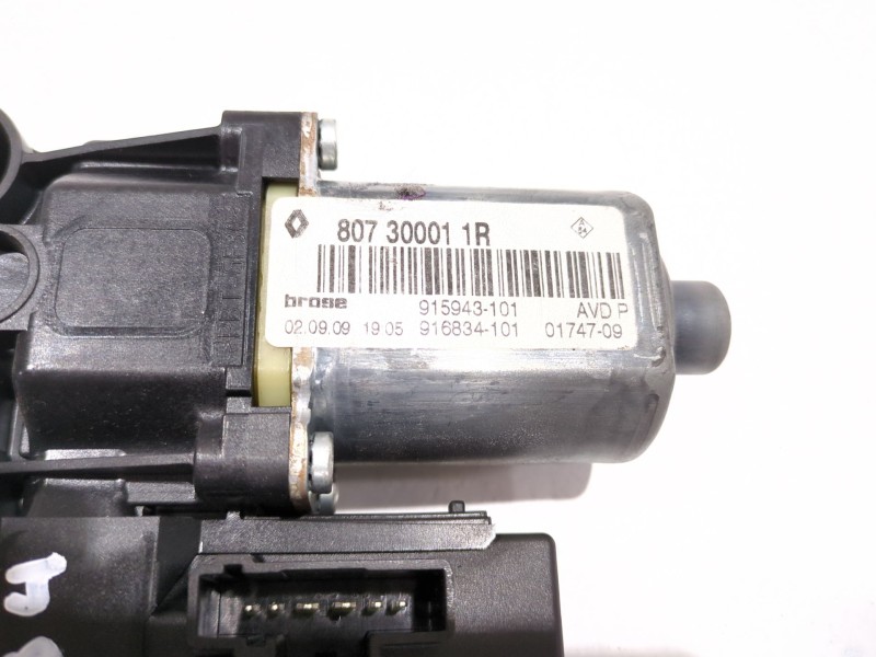 Recambio de motor elevalunas delantero derecho para renault megane gr scenic 1.9 131cv referencia OEM IAM 807300011R  