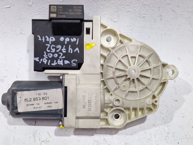 Recambio de motor elevalunas delantero derecho para seat ibiza iii (6l1) 1.9 tdi referencia OEM IAM 6L2959801  