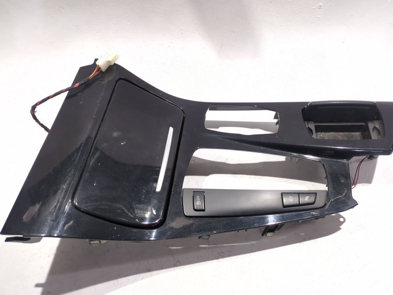 Recambio de consola central para bmw 5 (f10) 530 d referencia OEM IAM 51169206401  