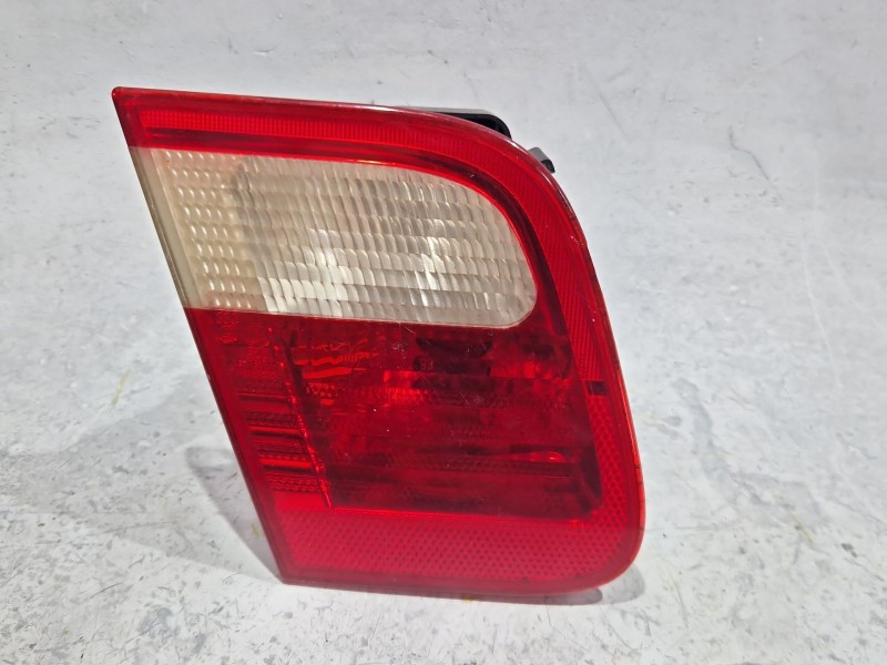 Recambio de piloto trasero izquierdo interior porton para bmw 3 (e46) 320 i referencia OEM IAM 230569L  