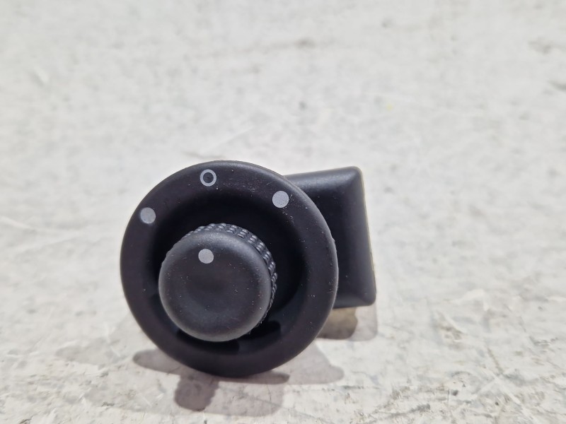 Recambio de mando retrovisor para renault megane scénic 1.5 dci 106 cv referencia OEM IAM 8200002442A  