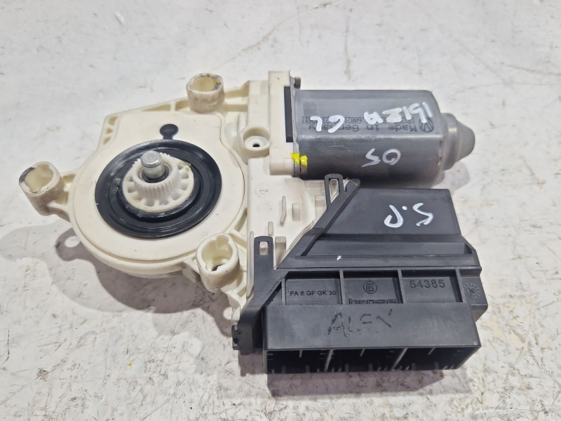 Recambio de motor elevalunas delantero izquierdo para seat ibiza iii (6l1) 1.9 sdi referencia OEM IAM 104379101  