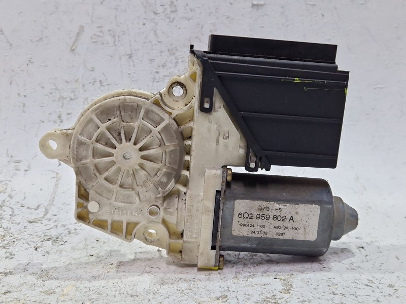 Recambio de motor elevalunas delantero izquierdo para seat ibiza iii (6l1) 1.9 tdi referencia OEM IAM 6Q2959802A  