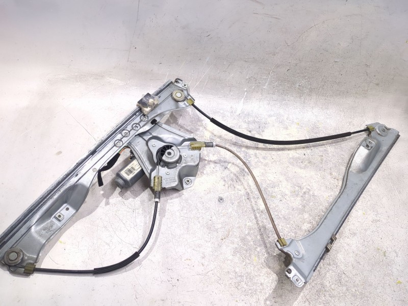 Recambio de elevalunas delantero izquierdo para renault clio iii 1.5 dci referencia OEM IAM 400860D  