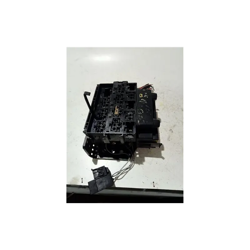 Recambio de caja fusibles/rele para ford fiesta (cbk)(2002) referencia OEM IAM 89FG14A073AA  