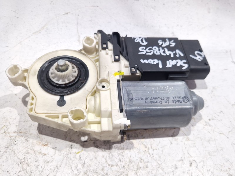 Recambio de motor elevalunas delantero derecho para seat leon (1m1) 1.9 tdi referencia OEM IAM 9776105415301  