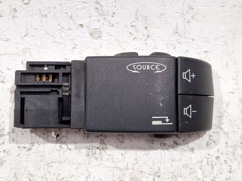 Recambio de mando volante para nissan primastar furgoneta (x83) 2.0 dci 90 referencia OEM IAM 34473201AJ  