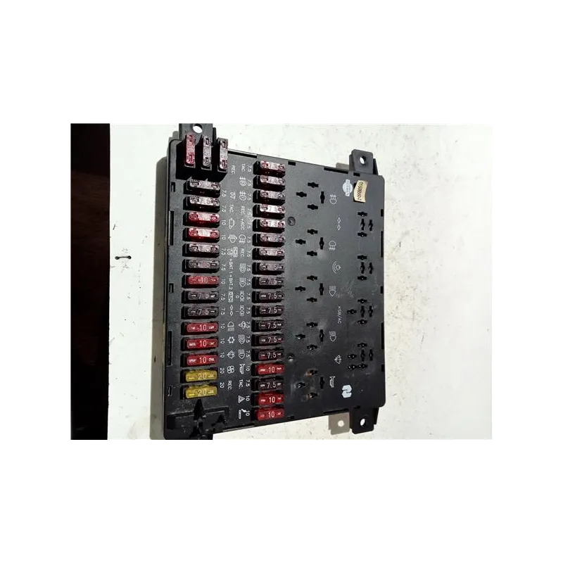 Recambio de caja fusibles/rele para nissan trade 100 (01.1996) referencia OEM IAM 015065602  