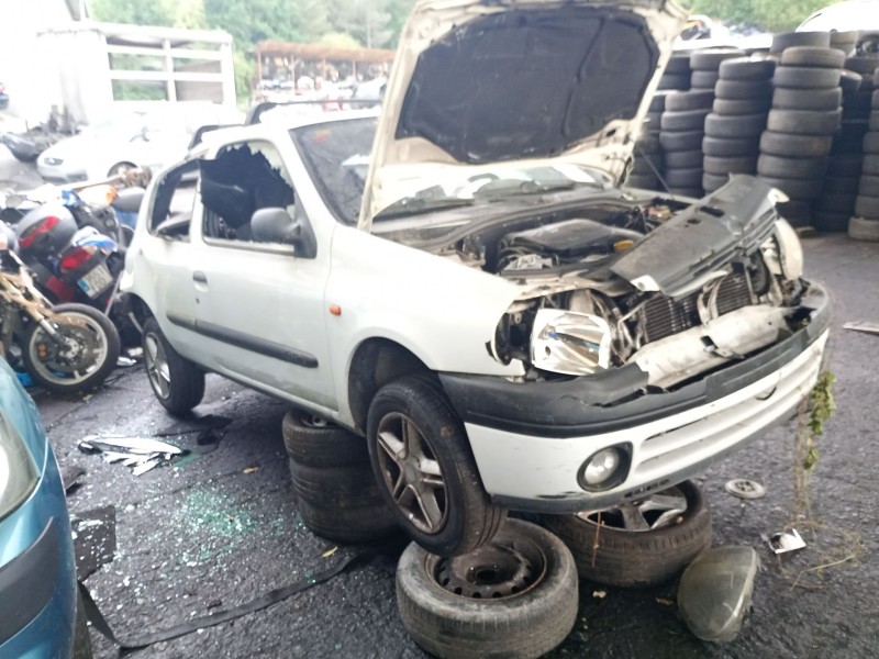 renault clio ii fase i (b/cb0)(1998) del año 2000