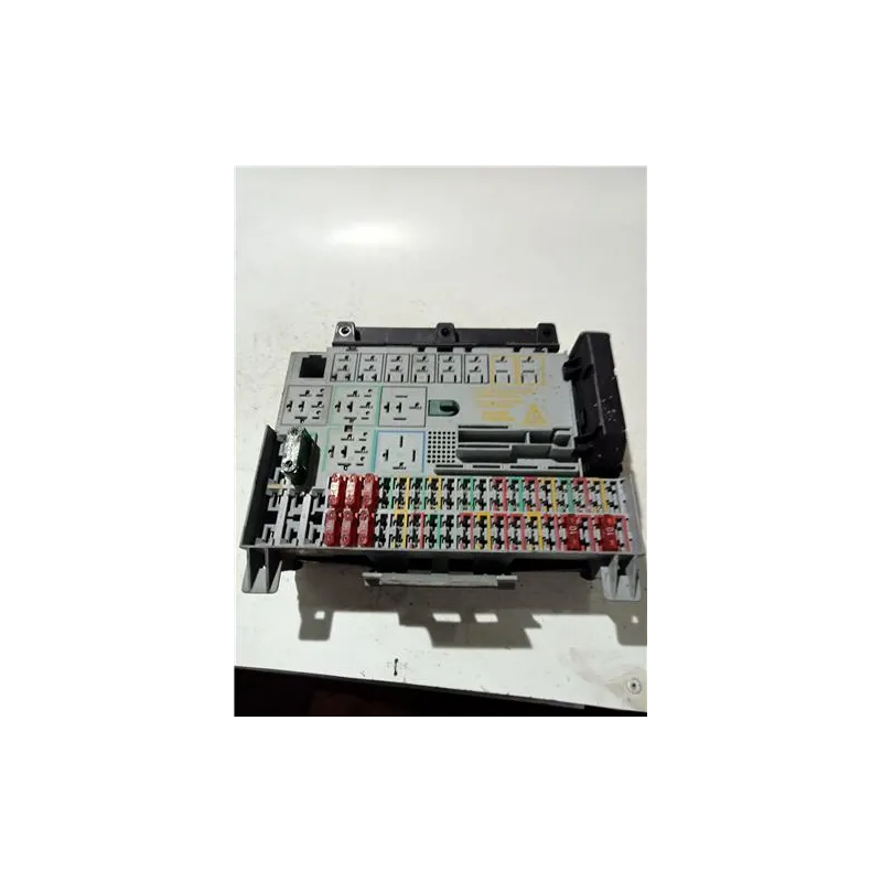 Recambio de caja fusibles/rele para opel vectra b berlina (1995) 2.0 di 16v referencia OEM IAM 90504534  