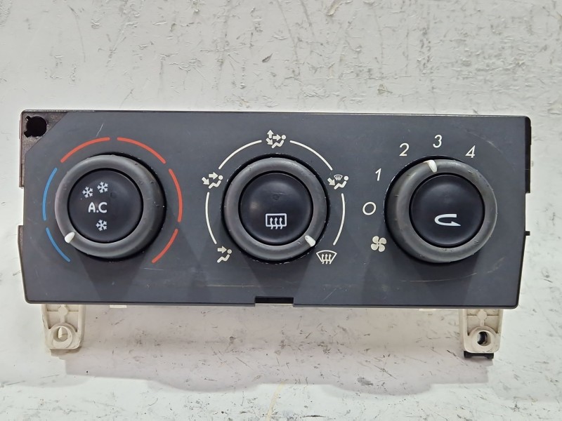 Recambio de mando climatizador para renault laguna ii (bg0)(2001) 1.9 dci (bg0g) referencia OEM IAM 52409267  
