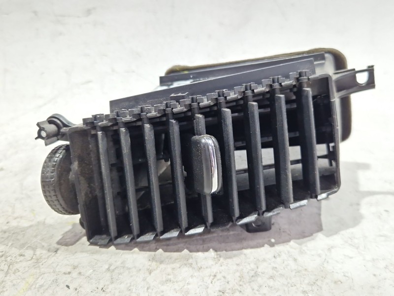 Recambio de rejilla aireadora para nissan pathfinder iii (r51) 2.5 dci 4wd referencia OEM IAM 68751EB301  