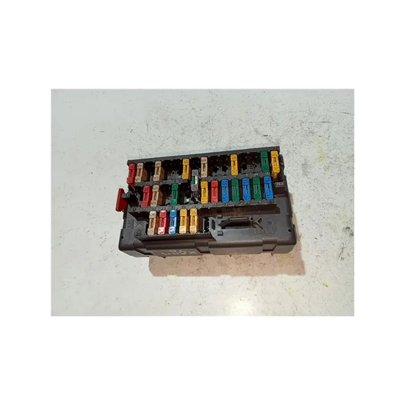 Recambio de caja fusibles/rele para citroën xsara berlina (1997) 1.9 td referencia OEM IAM 9637687480  