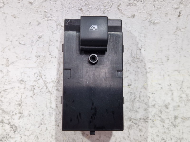 Recambio de mando elevalunas delantero derecho para opel astra j gtc 2.0 cdti (08) referencia OEM IAM 13301886  