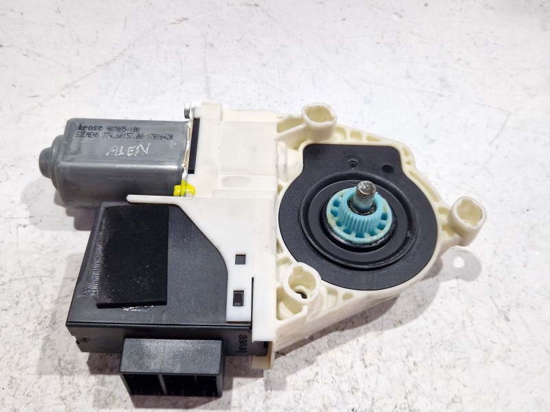 Recambio de motor elevalunas delantero derecho para seat ibiza iii (6l1) 1.4 tdi referencia OEM IAM 986034104  