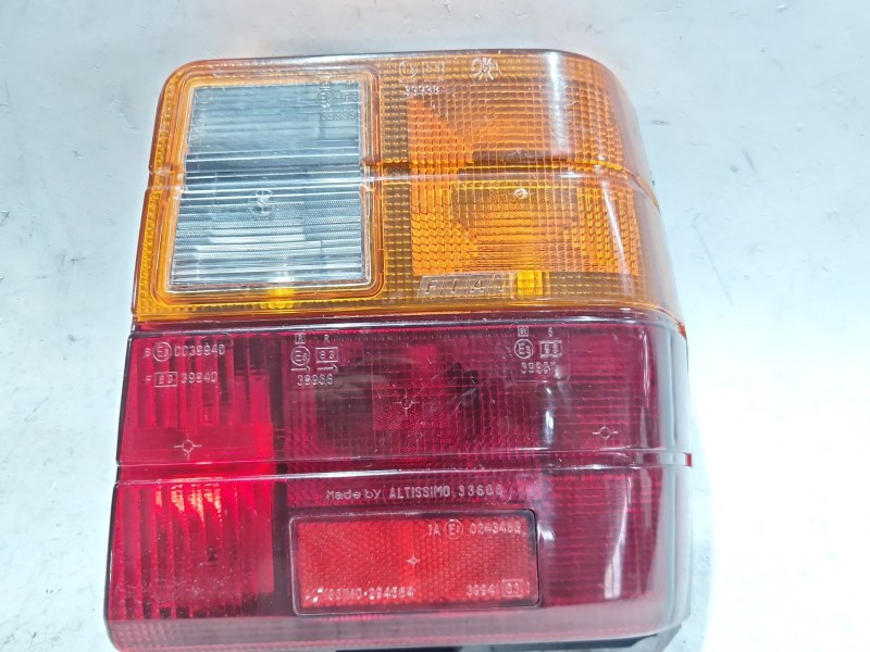 Recambio de piloto trasero derecho para fiat uno (146)(1983) 1.0 referencia OEM IAM 0039940  