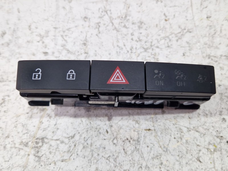 Recambio de boton emergencia para opel astra j gtc 2.0 cdti (08) referencia OEM IAM 13285122  