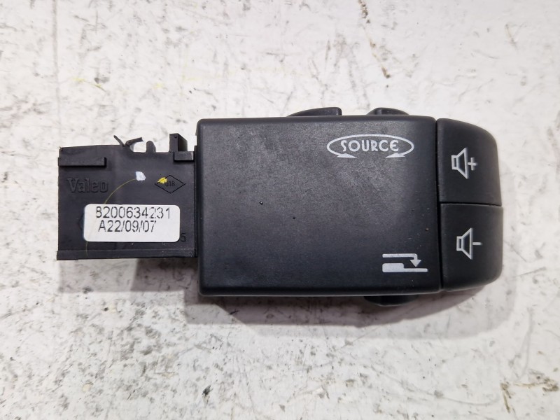 Recambio de mando multifuncion para renault clio ii (bb_, cb_) 1.5 dci (b/cb07) referencia OEM IAM 8200634231  