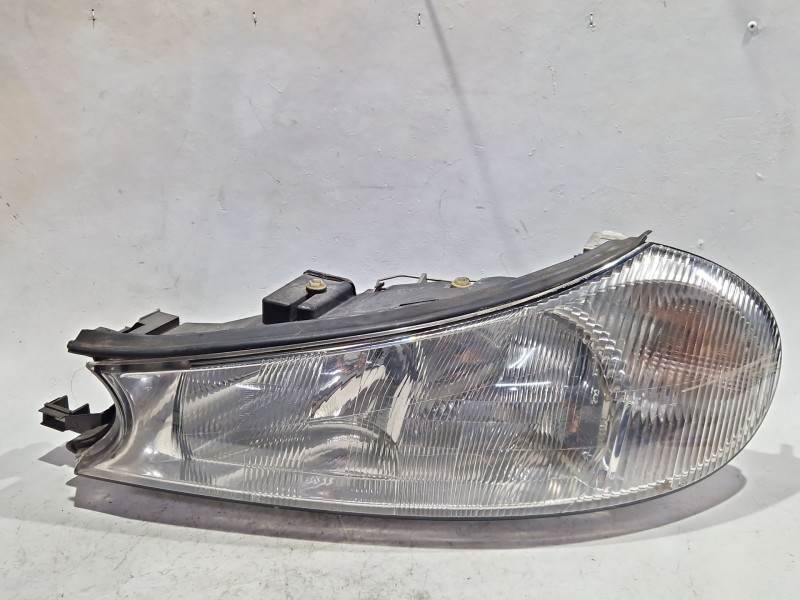 Recambio de faro delantero izquierdo para ford mondeo iii (b5y) 1.8 16v referencia OEM IAM 1305235440  