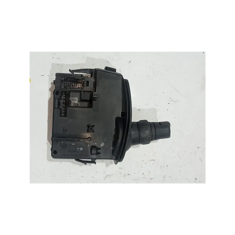 Recambio de mando multifuncion para renault clio iii (2005) 1.1 75 cv referencia OEM IAM 88103001  