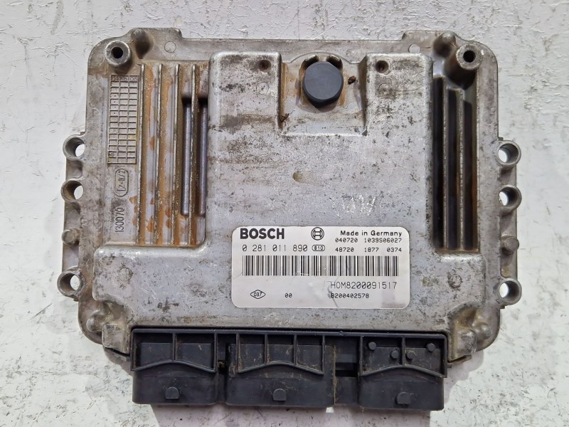 Recambio de centralita inyeccion para opel vivaro a furgoneta (x83) 2.5 dti (f7) referencia OEM IAM 8200402578  