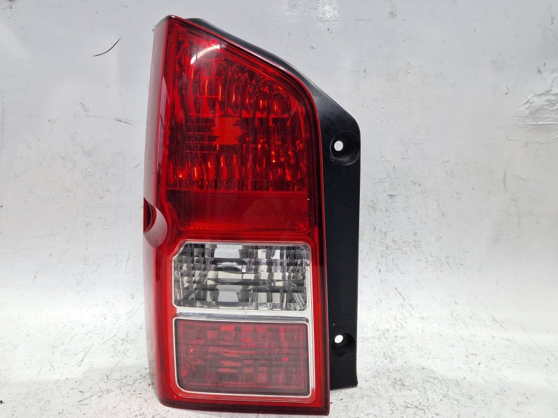 Recambio de piloto trasero izquierdo para nissan pathfinder iii (r51) 2.5 dci 4wd referencia OEM IAM 22016550  