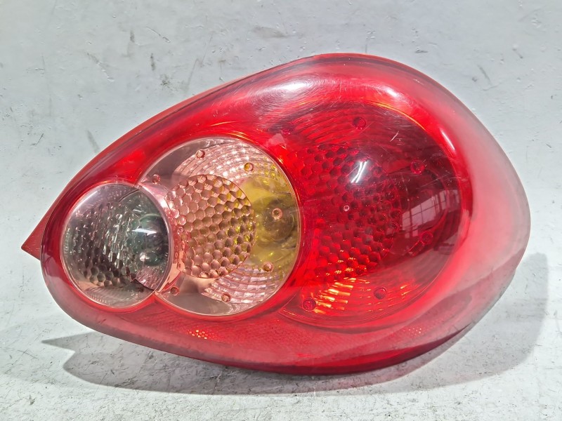 Recambio de piloto trasero derecho para toyota aygo (_b1_) 1.0 (kgb10_) referencia OEM IAM 815500h020  