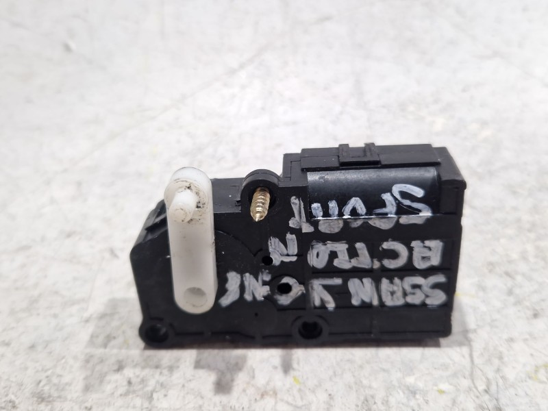 Recambio de motor trampilla calefaccion para ssangyong actyon sports 2.0 d 141cv referencia OEM IAM 45260910  