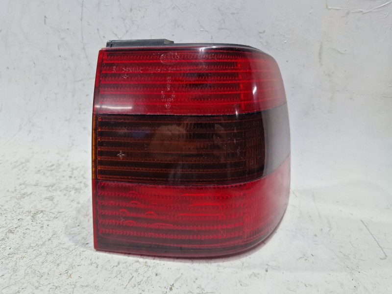 Recambio de piloto trasero derecho para volkswagen passat b5 (3b2) 1.9 tdi referencia OEM IAM 3A5945112  