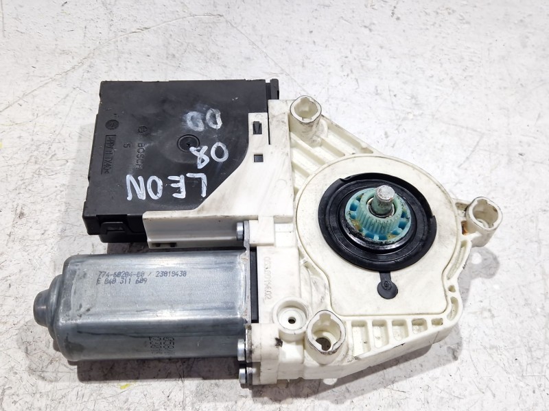 Recambio de motor elevalunas delantero derecho para seat leon (1p1) 2.0 tdi referencia OEM IAM 1K0959792  