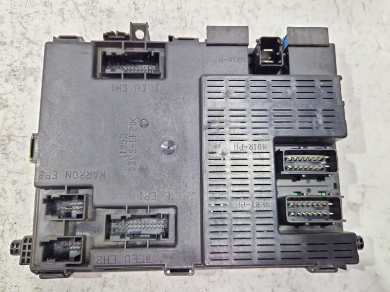 Recambio de caja reles / fusibles para citroën xsara (n1) 1.9 d referencia OEM IAM 73004411  