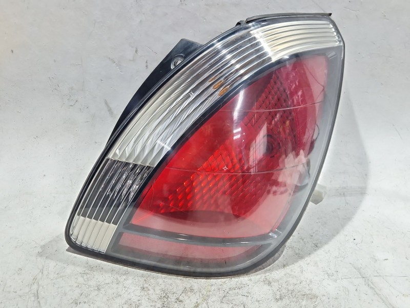 Recambio de piloto trasero derecho para kia rio ii (jb) 1.5 crdi referencia OEM IAM 924021g2r  