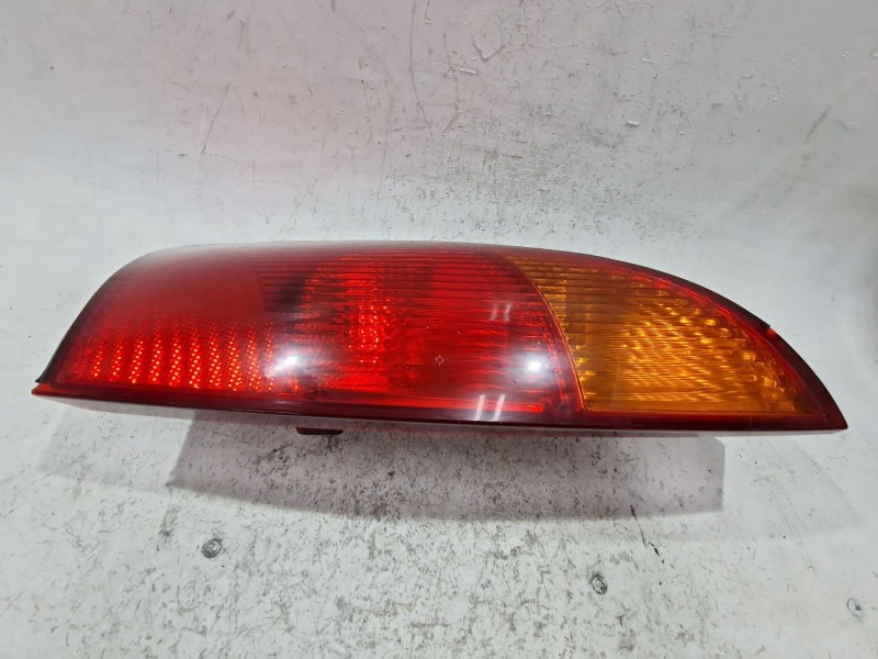 Recambio de piloto trasero derecho para ford focus i (daw, dbw) 1.8 tdci referencia OEM IAM XS4113404  