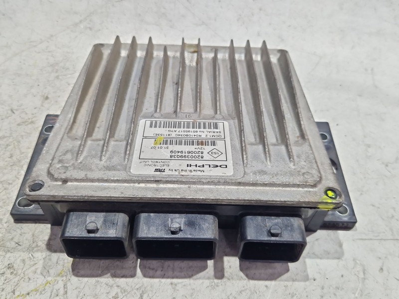 Recambio de centralita inyeccion para renault clio iii dci referencia OEM IAM 8200399038  